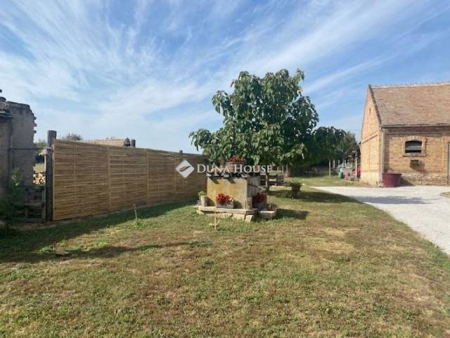 Eladó családi ház, Szőkén 67.99 M Ft, 3 szobás