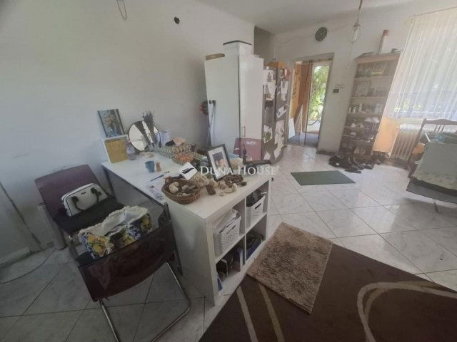 Eladó családi ház, Úrin 79.995 M Ft, 6 szobás