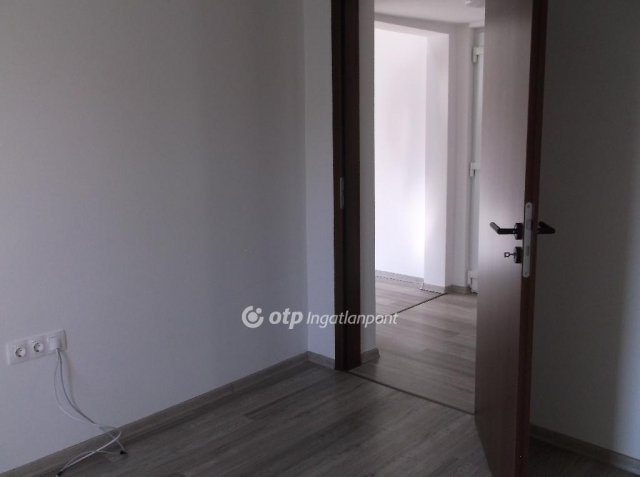 Eladó családi ház, Markazon 32.5 M Ft, 2 szobás