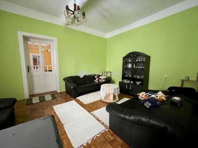 Eladó családi ház, Véménden 26.4 M Ft, 4 szobás