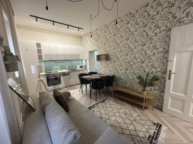 Kiadó téglalakás, albérlet, Szegeden 240 E Ft / hó, 2 szobás