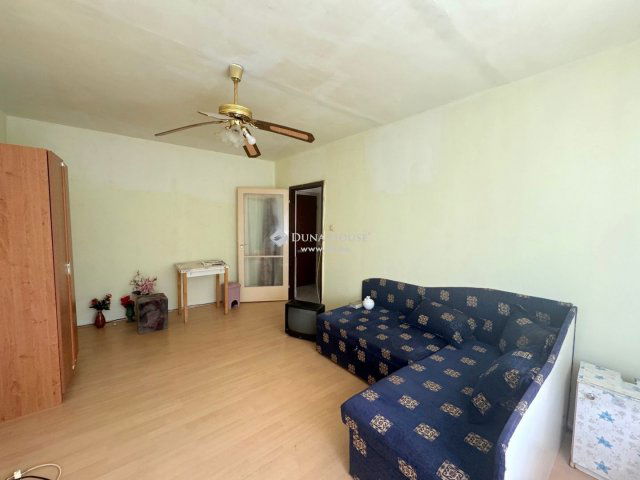 Eladó panellakás, Nyíregyházán 29.99 M Ft, 1+1 szobás