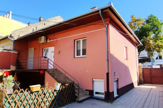 Eladó családi ház, Budapesten, X. kerületben 142.5 M Ft