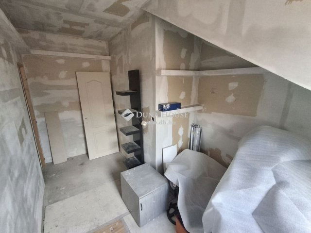 Eladó téglalakás, Budapesten, X. kerületben 32.9 M Ft, 3 szobás