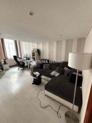 Eladó téglalakás, Budapesten, VI. kerületben, Lövölde téren