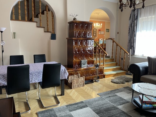 Eladó családi ház, Tésen 265 M Ft, 5 szobás