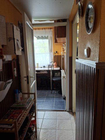 Eladó panellakás, Dorogon 47.99 M Ft, 3 szobás