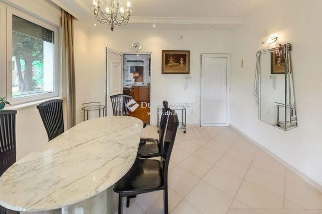 Eladó családi ház, Budapesten, II. kerületben 379 M Ft, 4 szobás