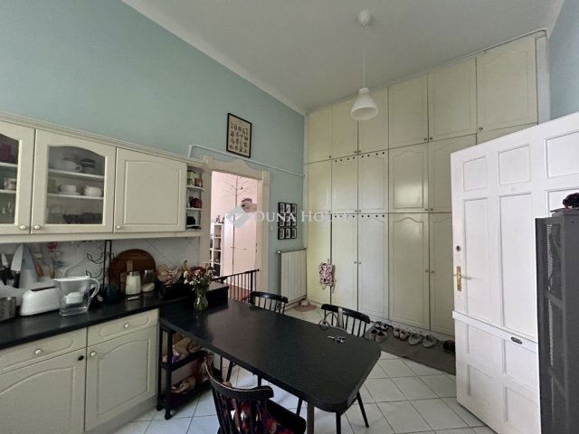 Eladó téglalakás, Budapesten, XI. kerületben 120 M Ft, 1 szobás