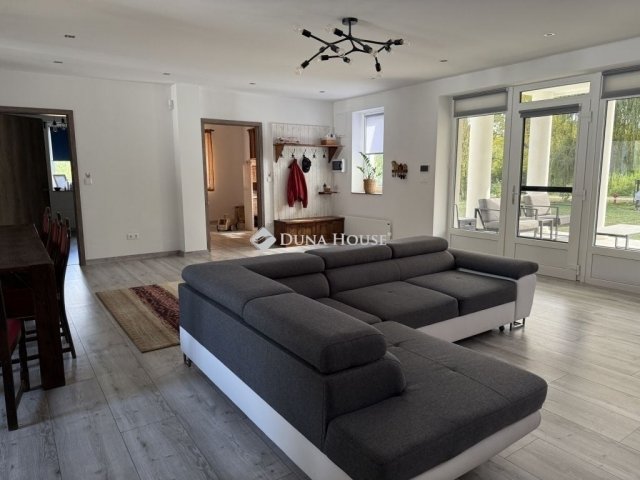 Eladó családi ház, Szellőn 125 M Ft, 5 szobás