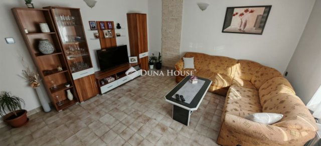 Eladó családi ház, Zalaegerszegen 98 M Ft, 7 szobás