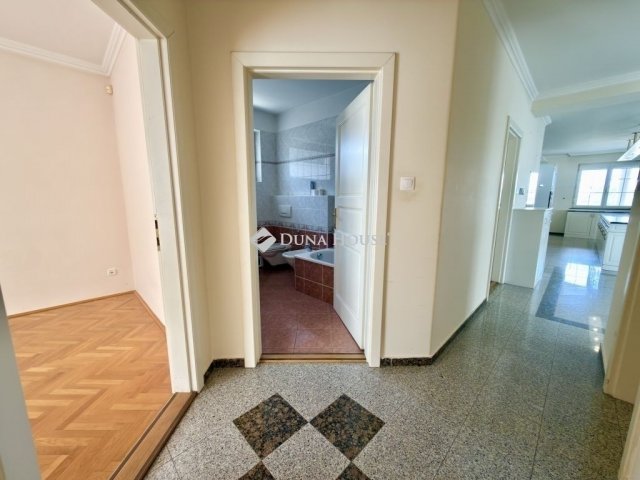 Eladó családi ház, Érden 209.9 M Ft, 7 szobás