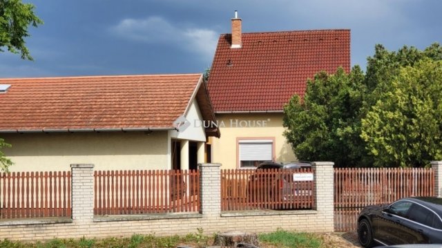 Eladó családi ház, Érden 154 M Ft, 6 szobás