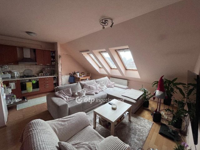 Eladó téglalakás, Szegeden 61.99 M Ft, 2 szobás