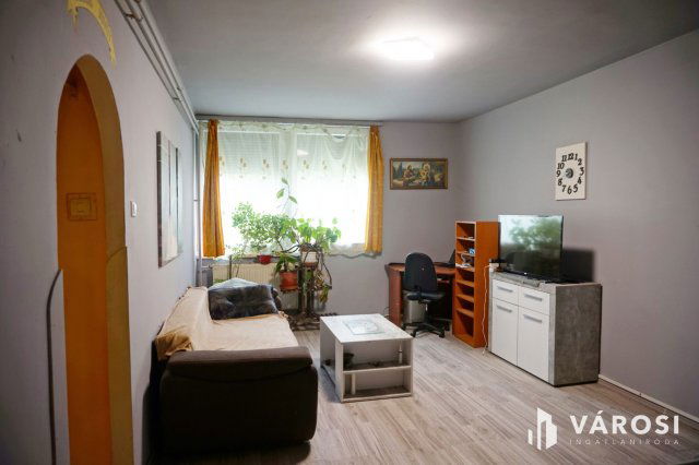 Eladó téglalakás, Táborfalván 24.99 M Ft, 2+1 szobás