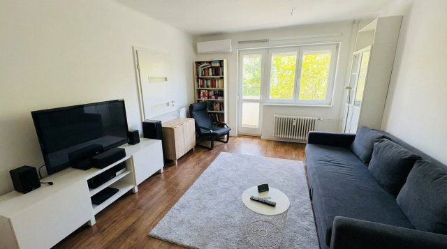 Eladó téglalakás, Pécsett, Móricz Zsigmond téren 43.5 M Ft