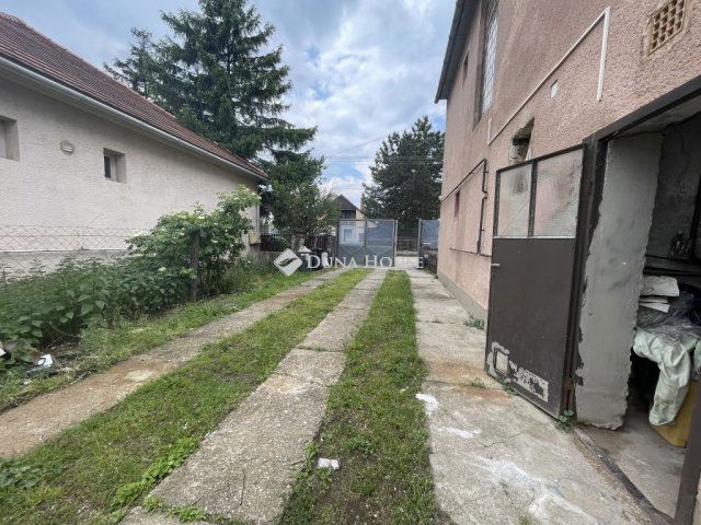 Eladó családi ház, Esztergomban 55 M Ft, 4 szobás