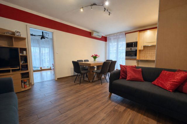 Eladó téglalakás, Dunakeszin 83.9 M Ft, 4 szobás