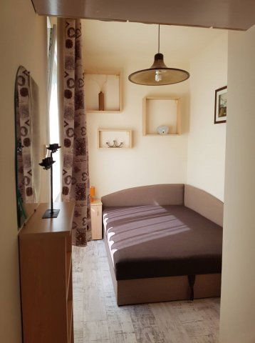 Kiadó téglalakás, albérlet, Pécsett 180 E Ft / hó, 2 szobás