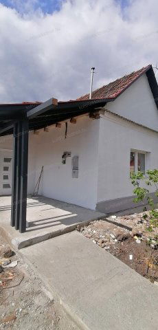 Eladó családi ház, Alattyánban 8.5 M Ft, 2 szobás