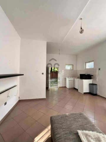 Eladó családi ház, Tatabányán 87 M Ft, 6 szobás