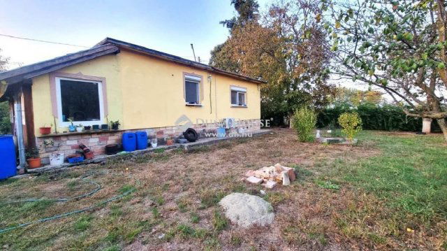 Eladó családi ház, Szentmártonkátán 29.9 M Ft, 4 szobás