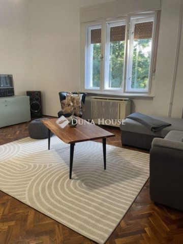 Eladó téglalakás, Pécsett 72 M Ft, 2 szobás