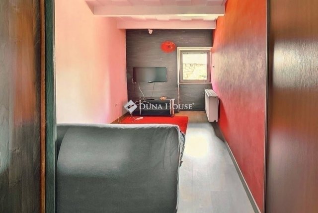 Eladó családi ház, Mendén 153 M Ft, 4 szobás