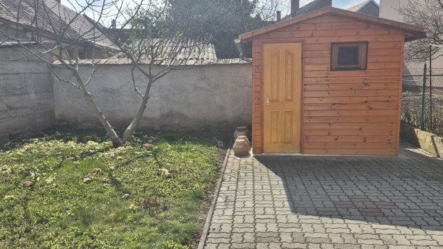 Eladó téglalakás, Sárváron 97.5 M Ft, 4 szobás