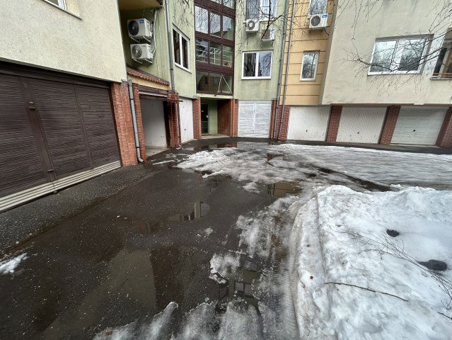 Kiadó garázs, Debrecenben, Csapó utcában 35 E Ft / hó