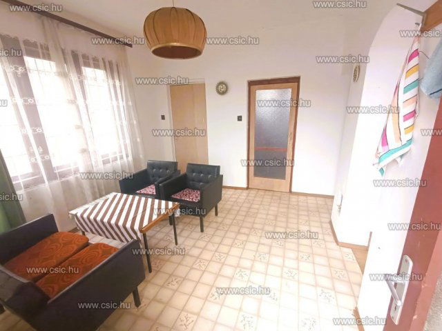 Eladó családi ház, Pomázon 35 M Ft, 3 szobás