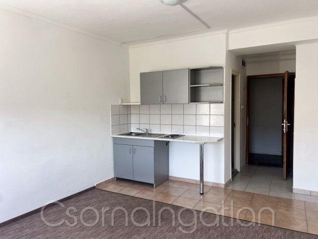 Kiadó téglalakás, albérlet, Kapuváron 85 E Ft / hó, 1 szobás