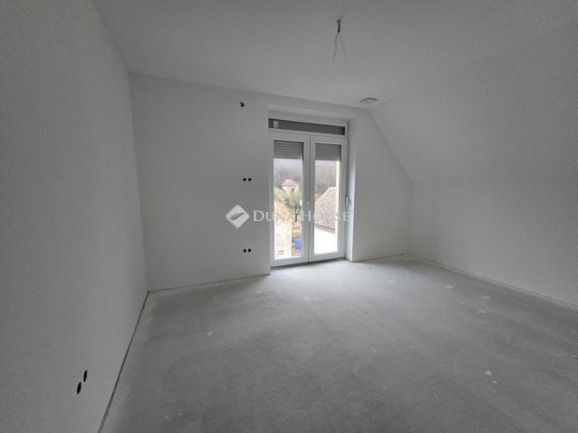 Eladó családi ház, Aranyosgadányban 98 M Ft, 7 szobás