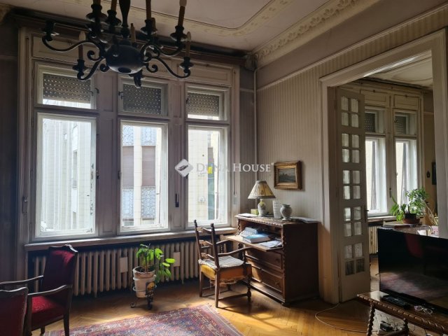 Eladó téglalakás, Budapesten, V. kerületben 225 M Ft, 2 szobás