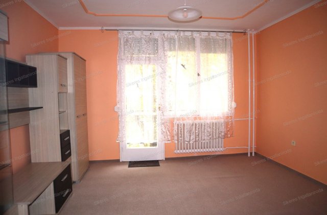 Kiadó téglalakás, albérlet, Tatabányán 170 E Ft / hó