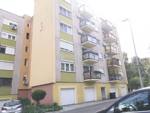 Eladó panellakás, Budapesten, XVI. kerületben 69.9 M Ft, 3 szobás