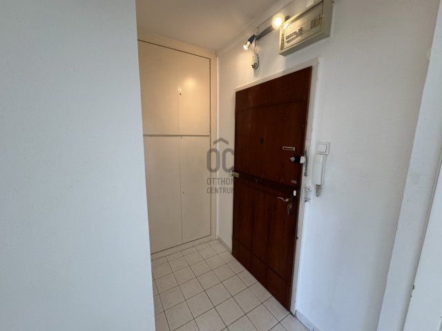 Kiadó panellakás, albérlet, Kecskeméten 120 E Ft / hó, 1 szobás