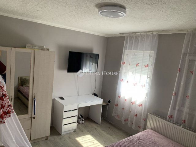 Eladó családi ház, Örkényen 27.9 M Ft, 1 szobás