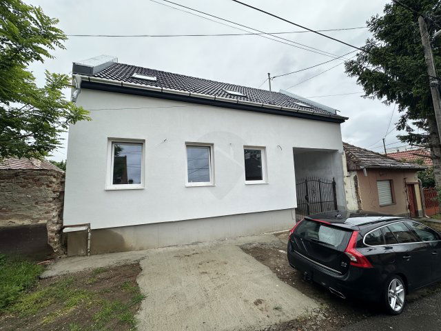 Eladó ikerház, Gyöngyösön 54.9 M Ft, 4+1 szobás