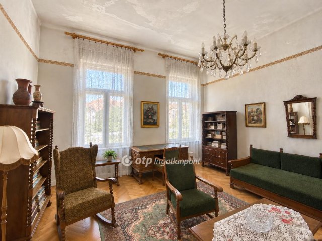 Eladó téglalakás, Budapesten, VI. kerületben 136.2 M Ft