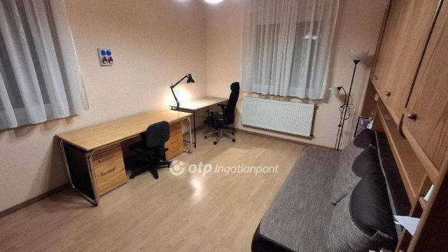 Eladó családi ház, Hajdúböszörményen 100 M Ft, 4 szobás