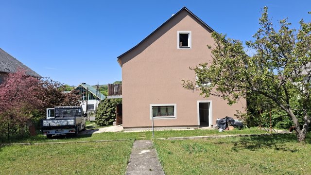 Eladó családi ház, Veszprémfajszon 125 M Ft, 4 szobás