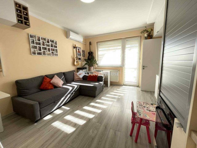 Eladó téglalakás, Mosonmagyaróváron 49.9 M Ft, 3 szobás