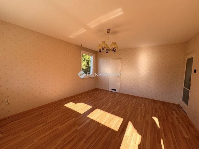 Eladó téglalakás, Debrecenben 64.99 M Ft, 2 szobás