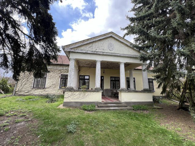 Eladó családi ház, Farmoson 120 M Ft, 6+3 szobás