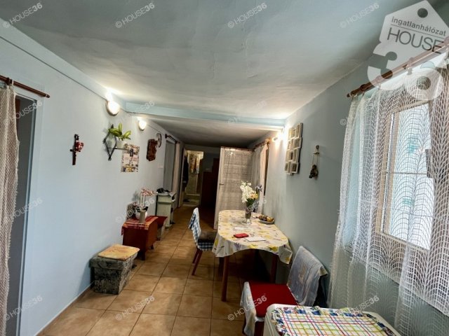 Eladó családi ház, Kiskunfélegyházán 29.9 M Ft, 2 szobás