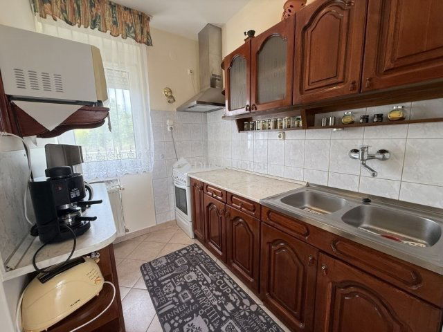 Eladó családi ház, Pécsett 115 M Ft, 4 szobás