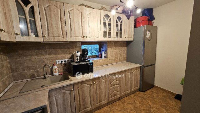 Eladó családi ház, Sukorón 75 M Ft, 2+1 szobás