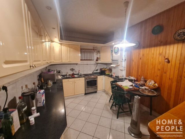 Eladó családi ház, Hódmezővásárhelyen 80.9 M Ft, 5 szobás