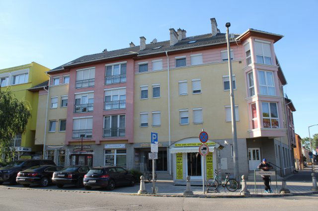 Eladó téglalakás, Kapuváron 49.9 M Ft, 2 szobás